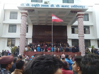 सशांकको कुरा आउँदा झ्याप्प बत्ती निभ्यो, संस्थापनको उम्मेद्वारी घोषणा हुँदा सानेपामा जे देखियो (फोटो फिचरसहित)