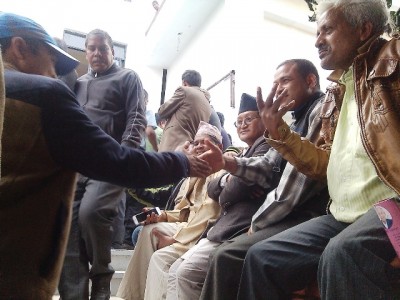 सशांकको कुरा आउँदा झ्याप्प बत्ती निभ्यो, संस्थापनको उम्मेद्वारी घोषणा हुँदा सानेपामा जे देखियो (फोटो फिचरसहित)