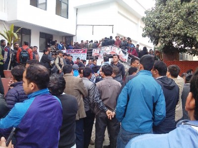 सशांकको कुरा आउँदा झ्याप्प बत्ती निभ्यो, संस्थापनको उम्मेद्वारी घोषणा हुँदा सानेपामा जे देखियो (फोटो फिचरसहित)