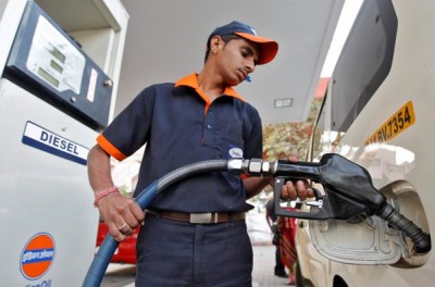भारतमा पेट्रोल र डिजेलको मूल्य वृद्धि, नेपालमा पनि बढ्ने !