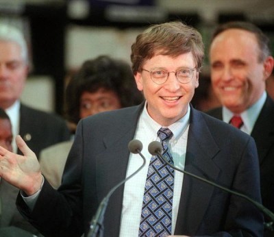 bill gates launching online library in 1996