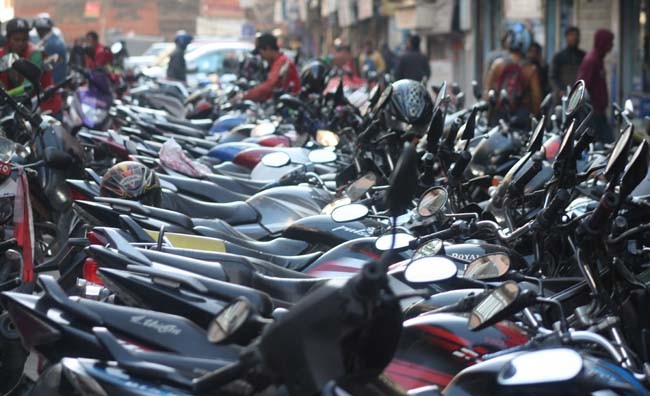 motocycle parking, photo : photopatrakarita.com