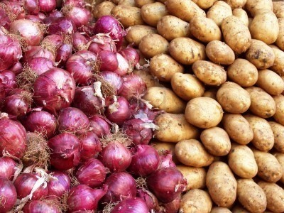 1499573181potato-and-onion.jpg