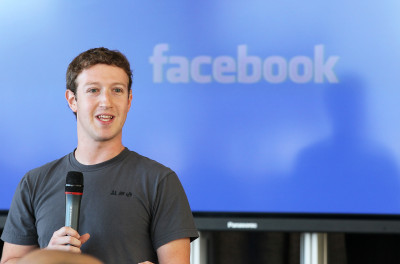 बुवाले दिएको एउटा किताबले चम्कियो मार्क जुकरबर्गको किस्मत, बन्यो ‘फेसबुक’