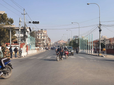 उपत्यकामा बन्दको भद्र अवज्ञा, गाडी गुडेका छन्, पसल खुलै छन् (फोटो फिचर)