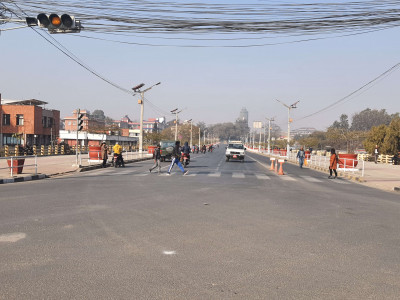 उपत्यकामा बन्दको भद्र अवज्ञा, गाडी गुडेका छन्, पसल खुलै छन् (फोटो फिचर)
