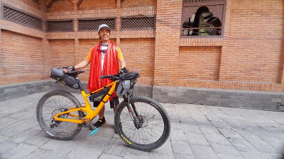 पर्यटन प्रवर्द्धनका लागि कञ्चनजंजादेखि हिल्सासम्मको एकल साइकल यात्रा