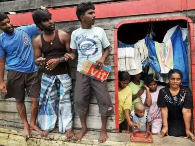 चरम आर्थिक संकटको चपेटामा श्रीलंका, रेकर्डतोड स्तरमा महँगी, देश छोड्न बाध्य जनता