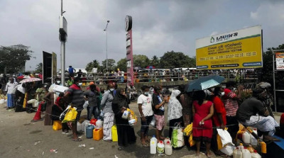 आर्थिक संकटको घेराबन्दीमा श्रीलंका, महँगीको मारमा जनता