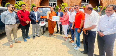 लुम्बिनी आउने धर्मावलम्बीका लागि लक्ष्मी केयर्सद्वारा विद्युतीय सवारीसाधन प्रदान